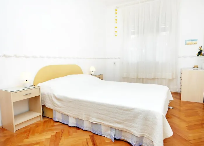 Apartments With Wifi Split - 6028 *